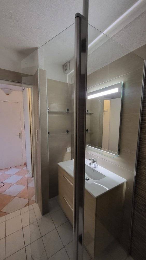 amenagement-salle-de-bain-moderne.jpg
